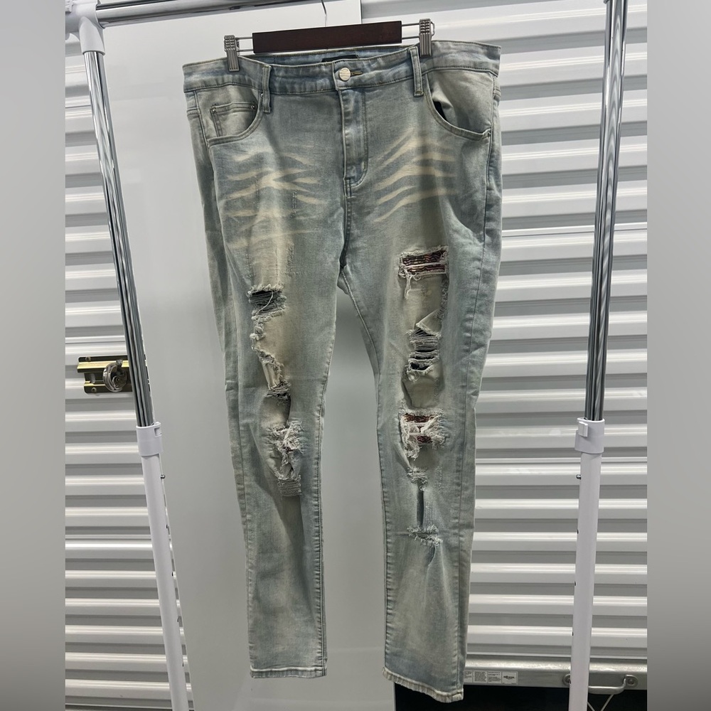 AMIRI bandana ripped patch men’s jean size 40